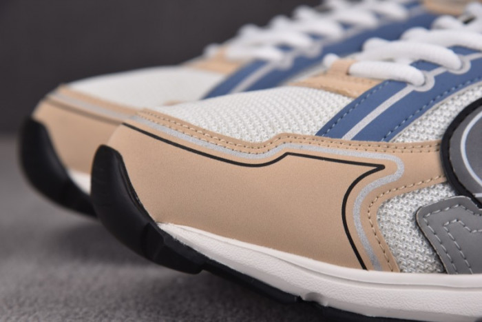 D10r b30 sneaker