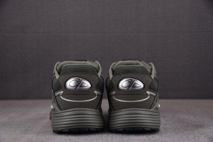 D10r b30 sneaker