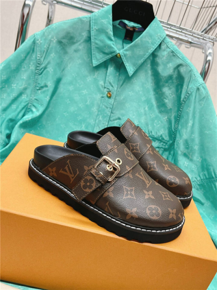 LV SANDALS