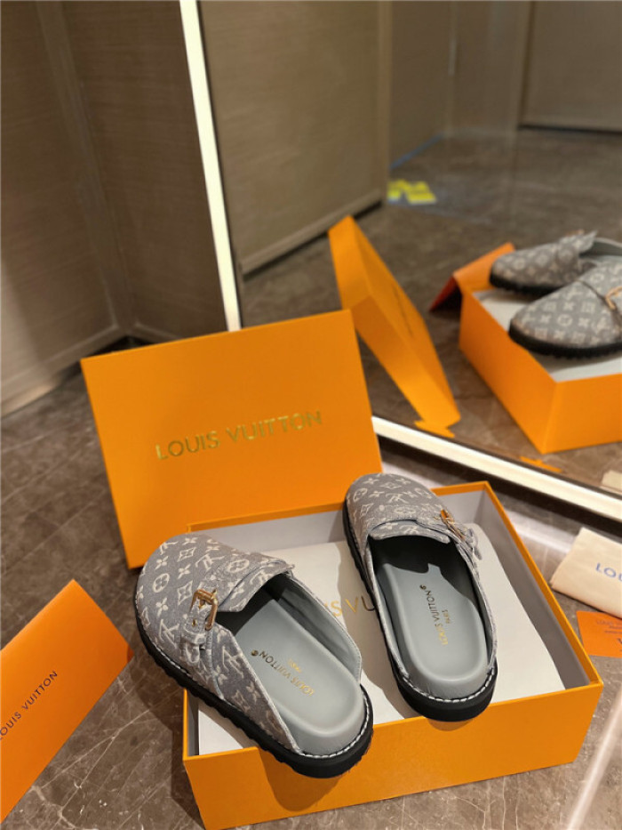 LV SANDALS