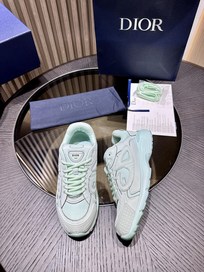 D10r b30 sneaker