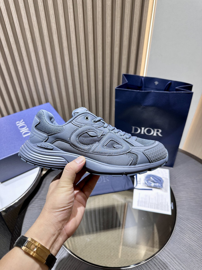 D10r b30 sneaker