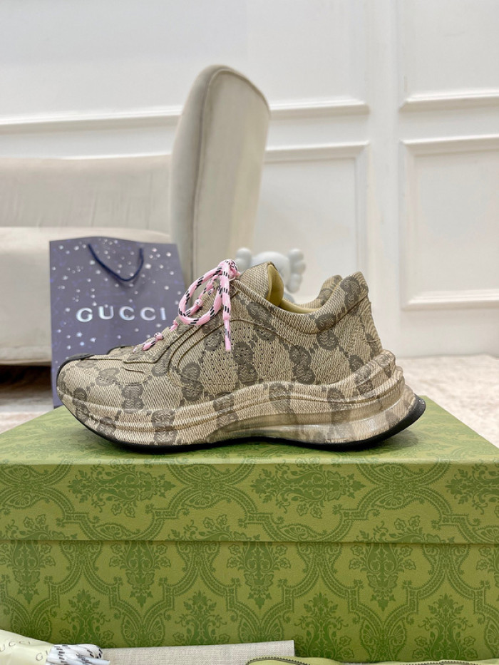Gvc*1 run sneaker