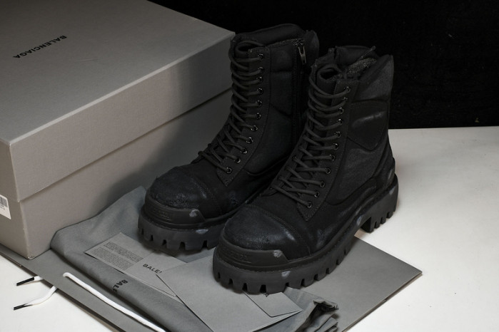 Ba*len*cia*ga boot