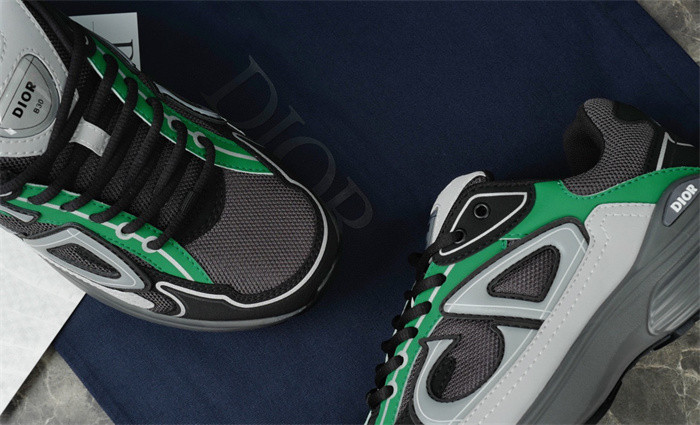 D10r b30 sneaker