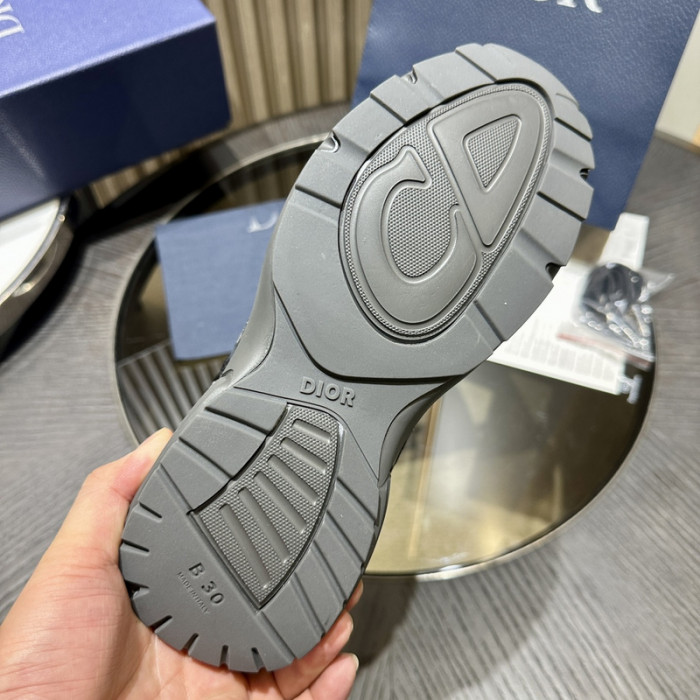 D10r b30 sneaker