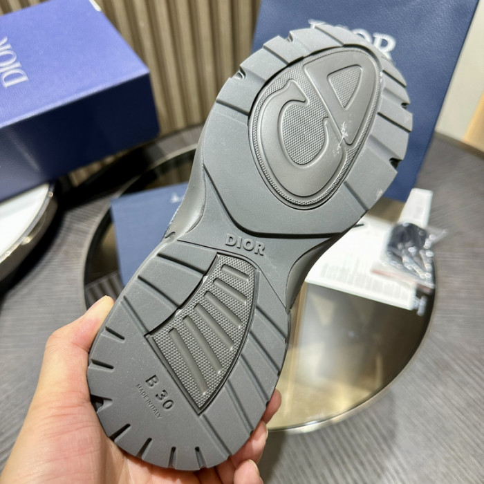 D10r b30 sneaker