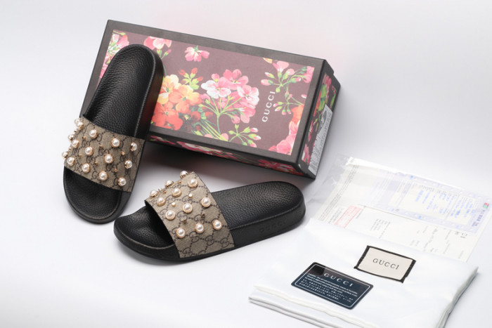 Gv*c sandals