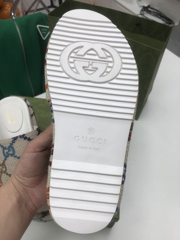 Gv*c sandals