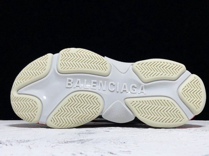 blcg triple s trainer grey red 536737 w09oh 6151