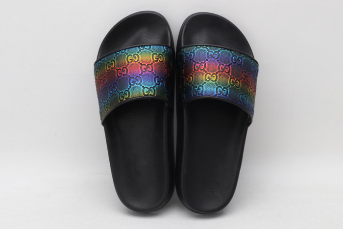 G*u*i sandals