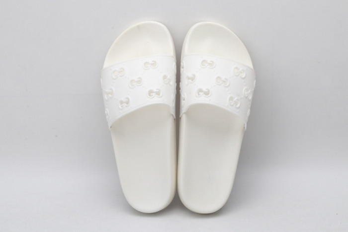 G*u*i sandals