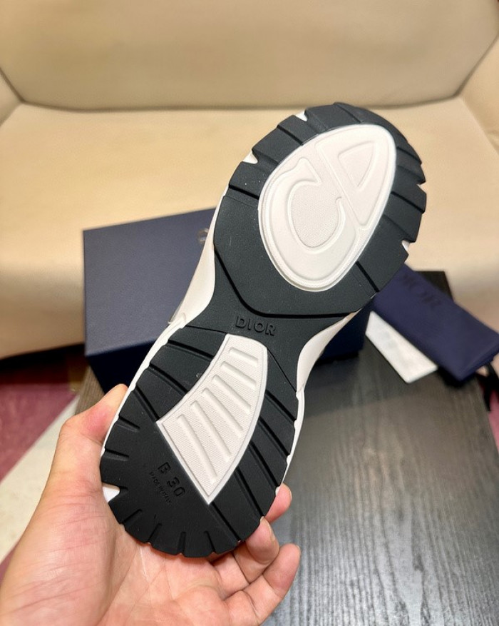 D10r b30 sneaker