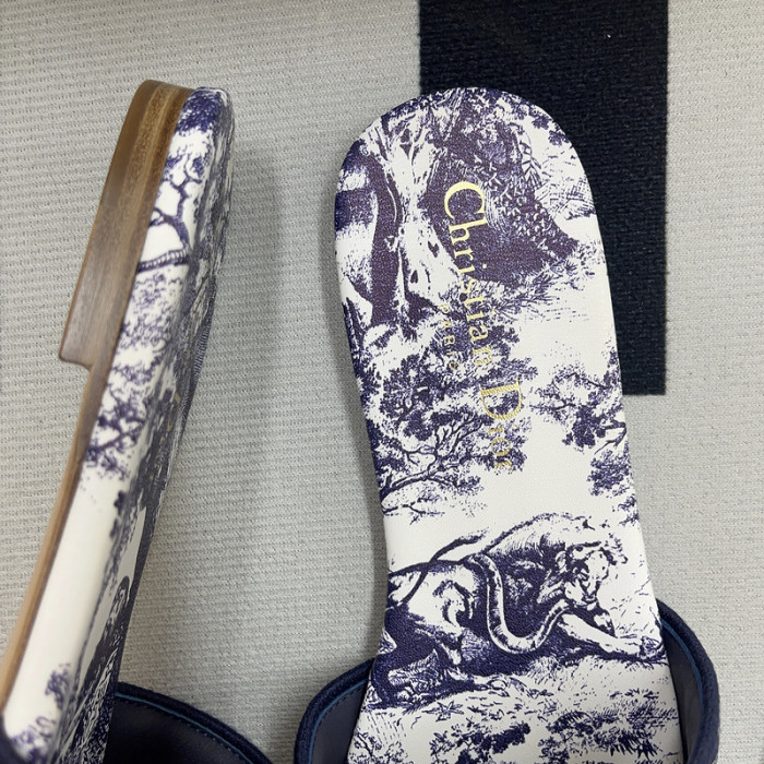 D10r sandal