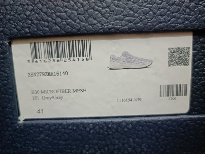 D10r b30 sneaker