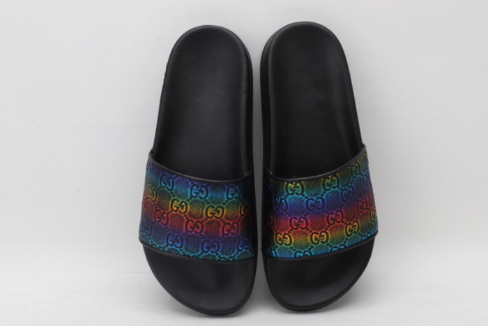 G*u*i sandals