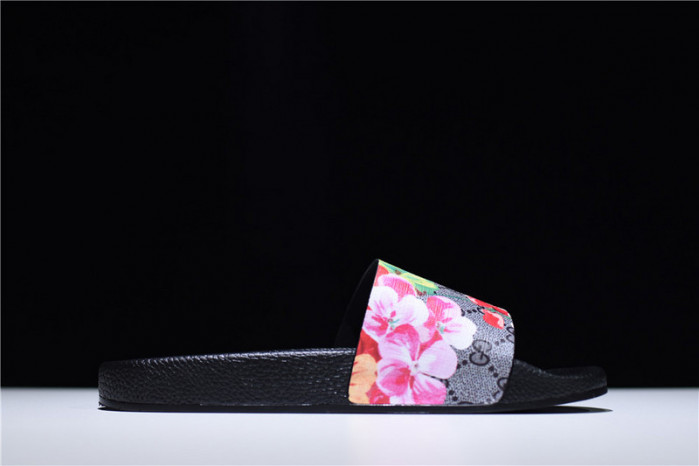 Gv*c sandals