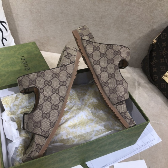 Gv*c sandals
