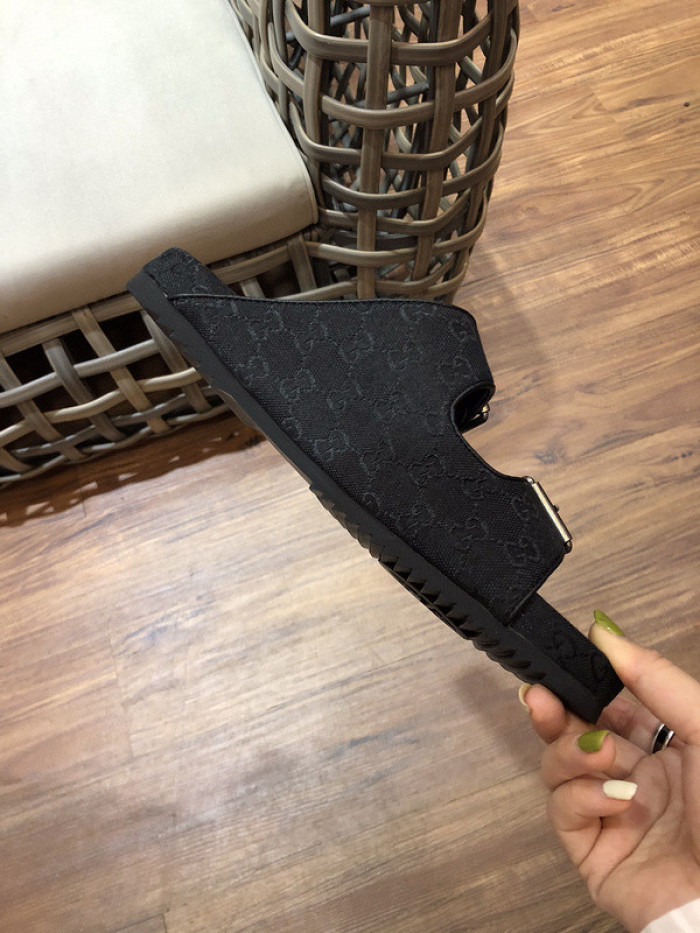 Gv*c sandals