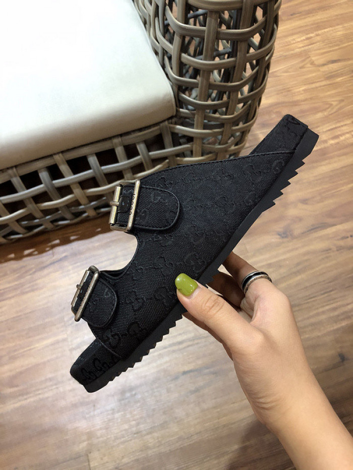 Gv*c sandals