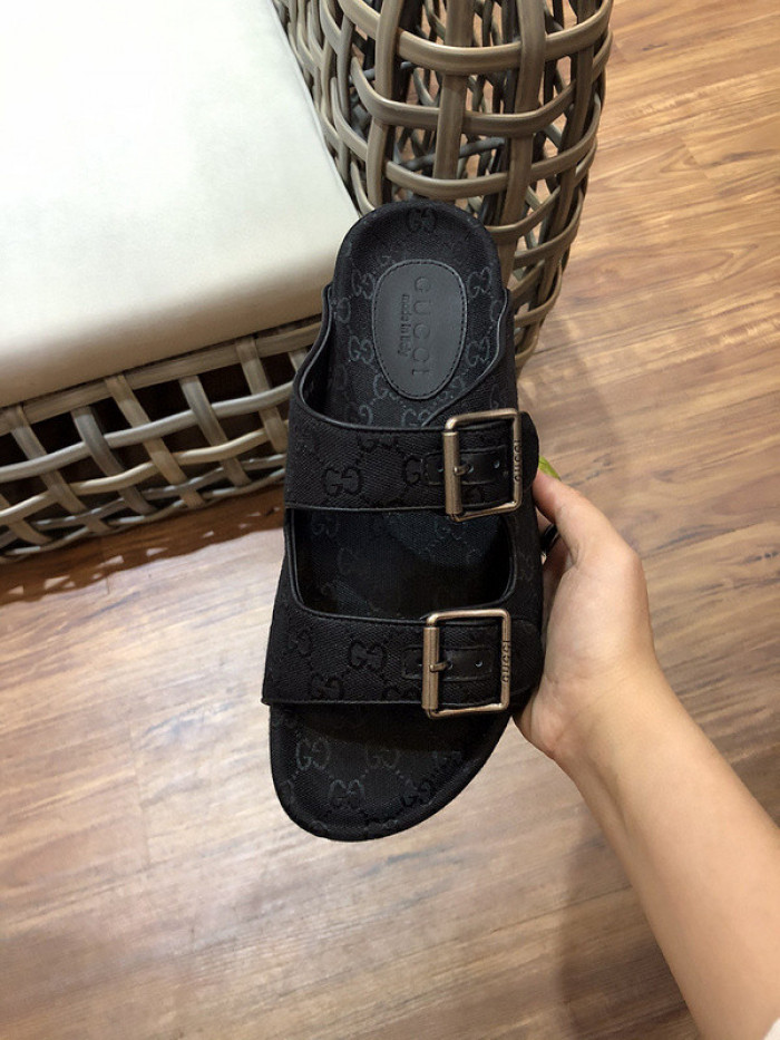 Gv*c sandals