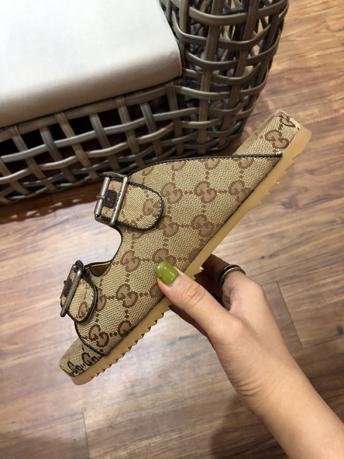 Gv*c sandals