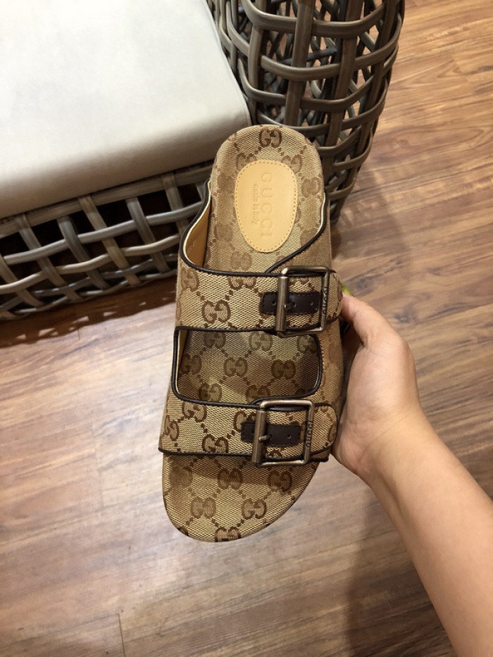 Gv*c sandals