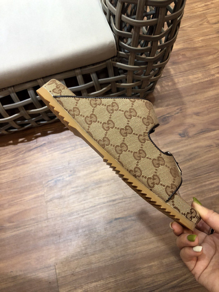 Gv*c sandals