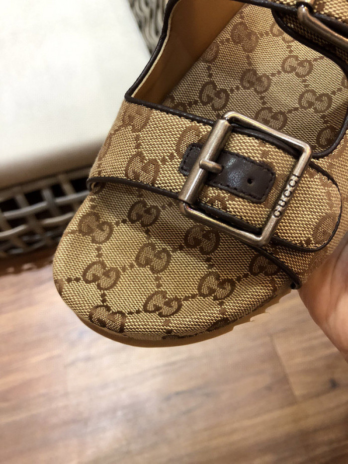 Gv*c sandals