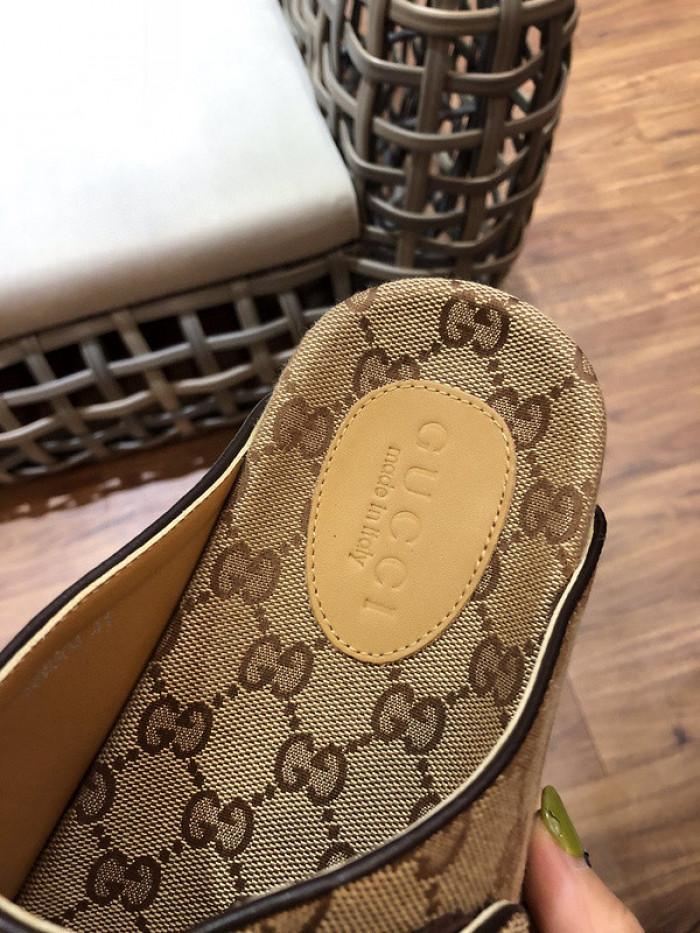 Gv*c sandals