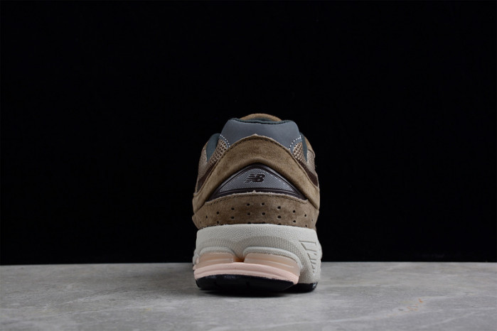 new Ba1an*e 2002r olive brown m2002rhn
