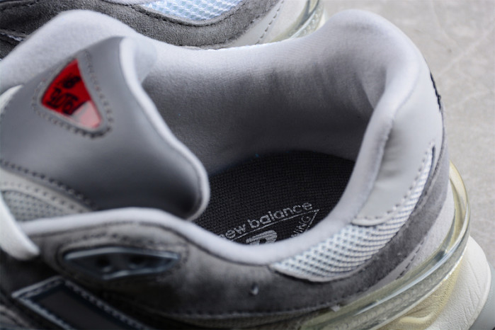 new Ba1an*e 9060 rain cloud grey