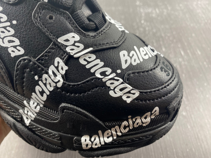 blcg sneaker triple.s.black 536737 w2fab1090