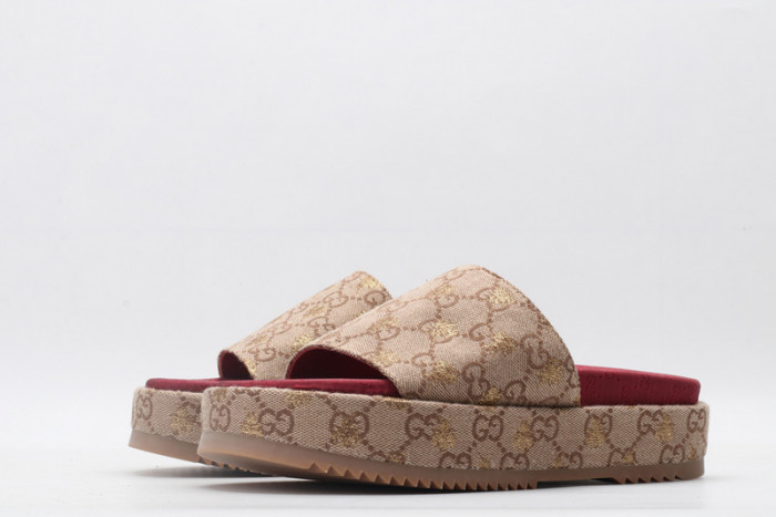 G*u*i sandals
