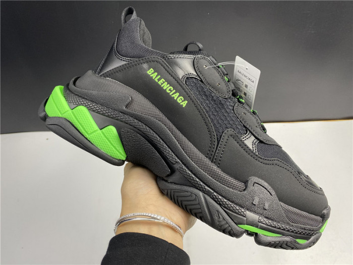 blcg sneaker triple.s.gomma black and green 524039 w2pw1 4881