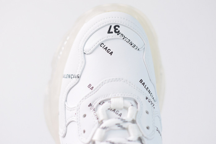blcg sneaker triple.s.gomma fluorescent white 524039 w09e1 2021