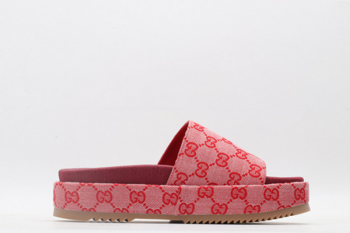 G*u*i sandals