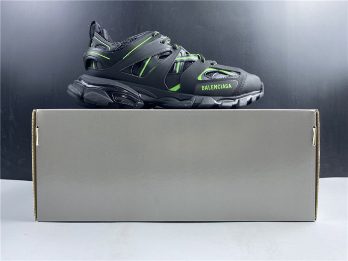 blcg track trainer black green 542436 w2la1 2042