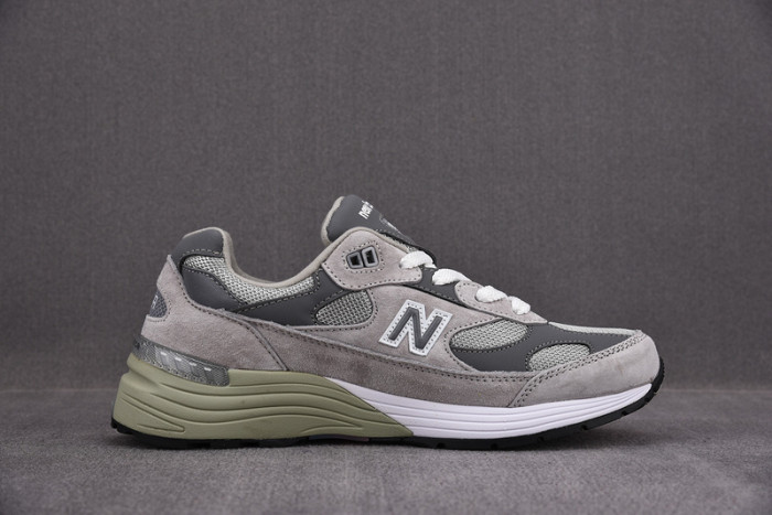 new Ba1an*e 992 grey m992gr
