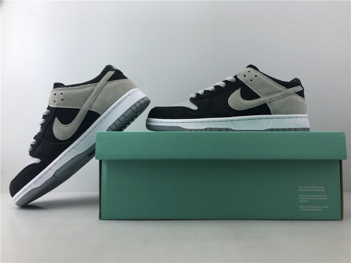 nike sb zoom dunk low pro black/wolf grey-white-white 854866-001