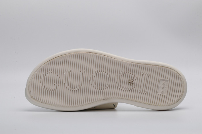 Gv*c sandals