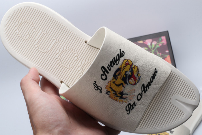 Gv*c sandals