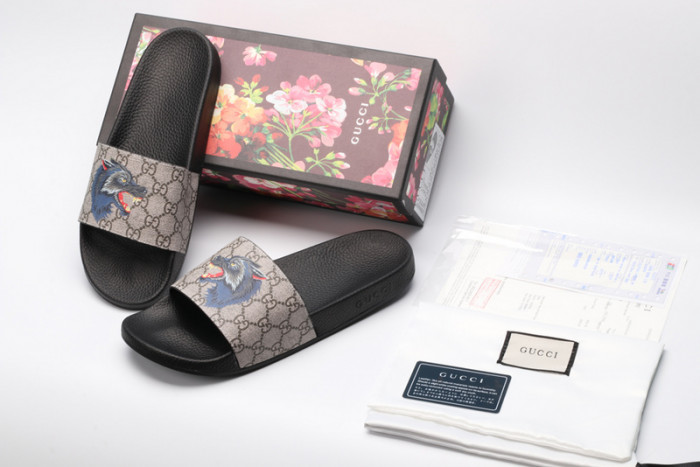 Gv*c sandals