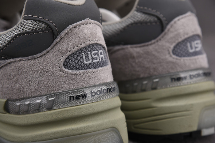 new Ba1an*e 992 grey m992gr