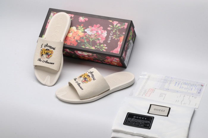 Gv*c sandals