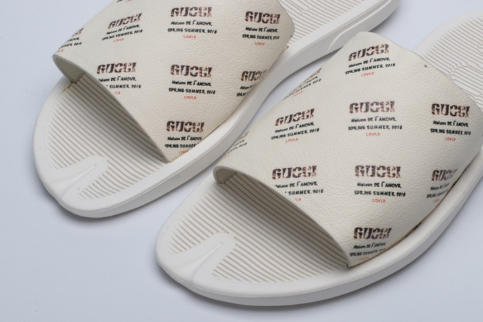 Gv*c sandals
