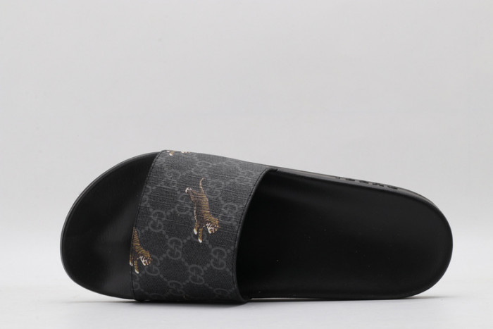 Gv*c sandals