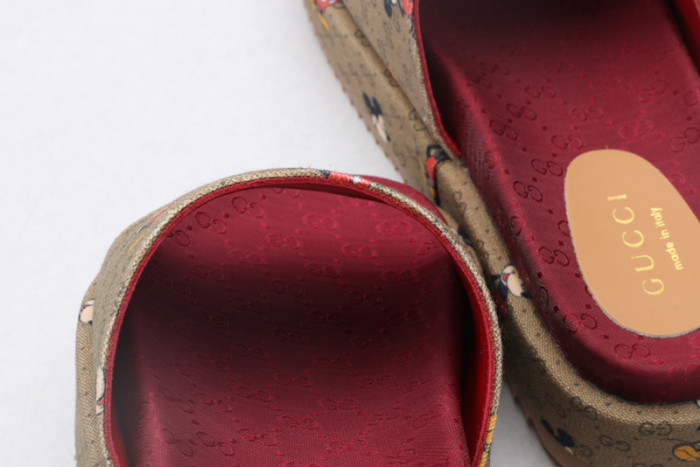 Gv*c sandals