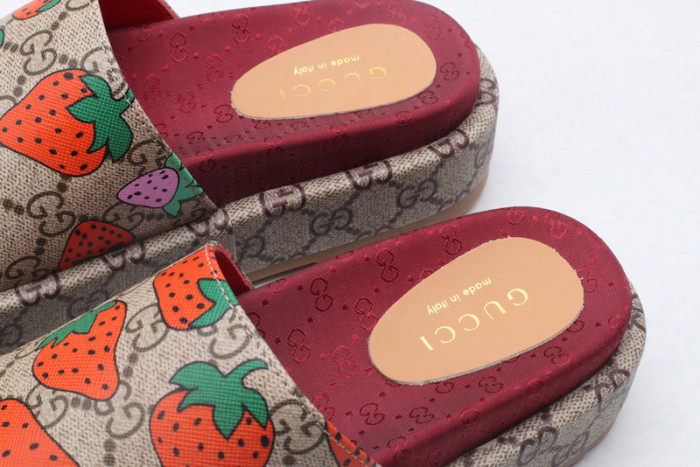 Gv*c sandals