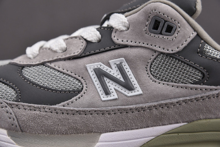 new Ba1an*e 992 grey m992gr